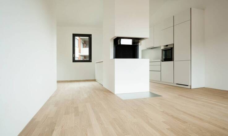 Jakie wzory górnych listew wieńczących najlepiej pasują do małych kuchni?