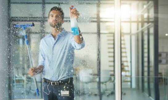 Sprzątanie biur: jak dostosować usługi do specyfiki działalności w firmie