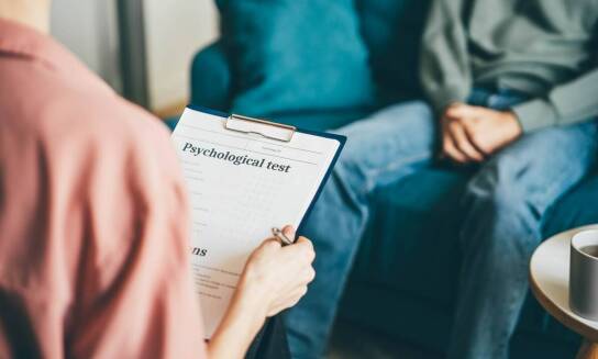 Jak psychologiczna diagnoza wspiera proces terapeutyczny u dorosłych?