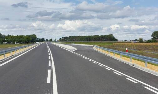 Wpływ nowych pasów ruchu na bezpieczeństwo na autostradzie A.