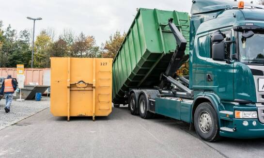 Bezpieczne zarządzanie odpadami dzięki profesjonalnym usługom do wynajmu kontenerów