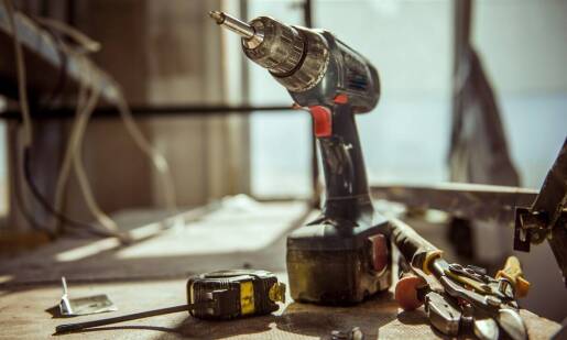 Kluczowe elementy, które powinien zawierać kompleksowy serwis elektronarzędziowy