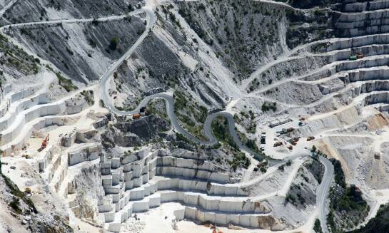 Zrównoważony rozwój a produkcja granitowej kostki – co warto wiedzieć?