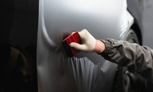 Jakie są najczęstsze błędy przy wyborze firmy do usuwania wgnieceń?