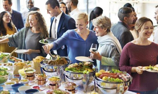 Egzotyczne smaki na firmowych imprezach: jak orient urozmaica wydarzenia w Poznaniu?
