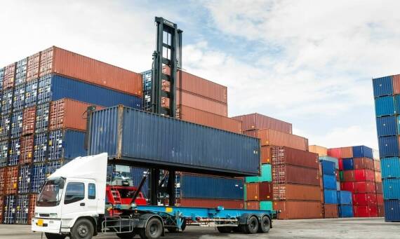 Specyfika załadunku drogowych kontenerów w logistyce