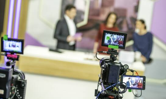 Znaczenie telepromptera w zapewnieniu spójnego przekazu medialnego