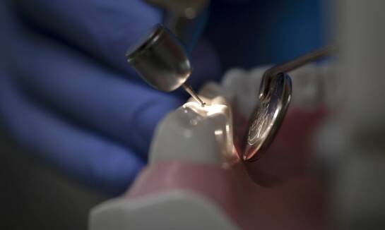 Jakie są najczęstsze techniki stosowane w endodoncji?