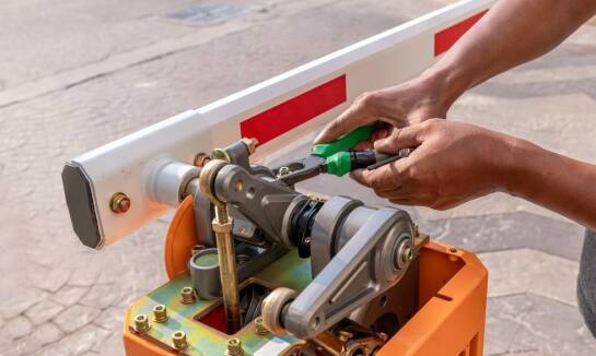 Jakie są kluczowe elementy serwisu dla systemów automatyki bramowej?