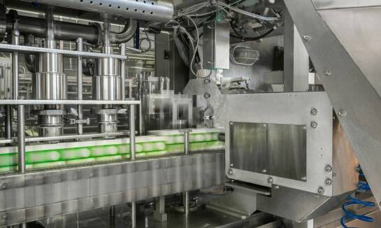 Jak producent suplementów wykorzystuje zaawansowane technologie w procesie produkcji?