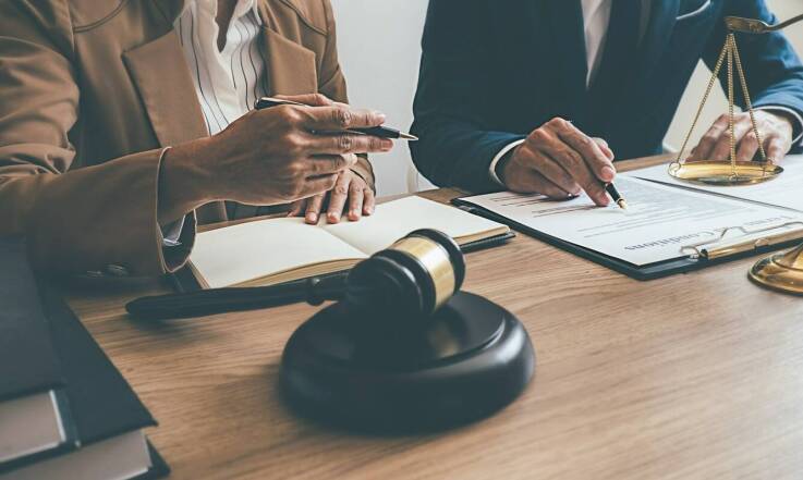 W jaki sposób prawna kancelaria prowadzi gospodarcze sprawy?