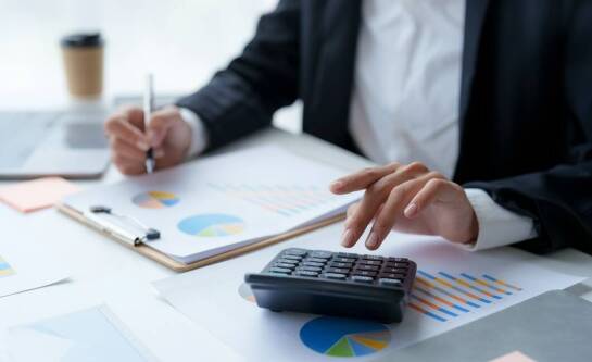 Jak skutecznie zarządzać płacami w małej firmie?