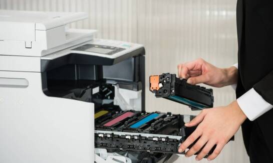 Wydajność tonerów sp4100 w środowisku biurowym