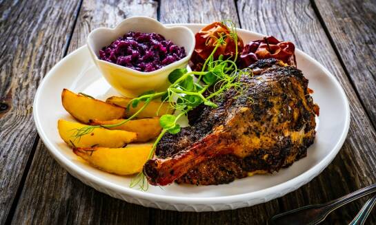 Jakie składniki dominują w domowych obiadach oferowanych przez catering w Olsztynie?