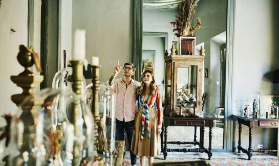 Znaczenie form i proporcji w doborze dekoracyjnych antyków do wnętrza