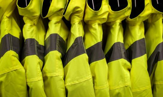 Jakie cechy powinna mieć reklamowa funkcjonalna odzież?