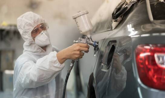 Jakie techniki stosujemy, aby zapewnić najwyższą jakość malowania pojazdów?