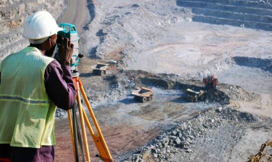 Jak geologiczna analiza wpływa na wybór lokalizacji do wiercenia studni?