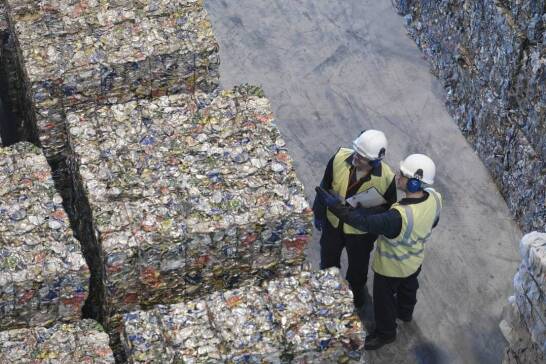 Korzyści dla firm ze współpracy przy skupie plastikowych odpadów