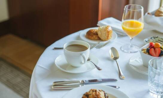 Jak rezerwacja miejsca na śniadanie w Sopocie może zmienić Twój dzień?