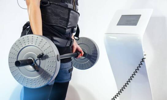 Unikanie przeciążeń w sporcie dzięki regularnym sesjom z EMS