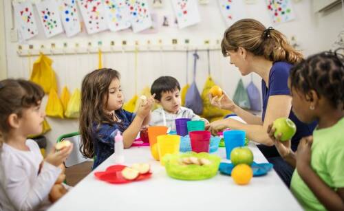 Rola naturalnych składników w cateringu dla dzieci