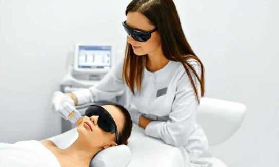 Jakie są korzyści z wyboru specjalistycznego gabinetu do zamykania naczynek?