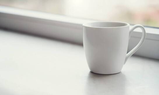 Porcelanowe kubki z dedykacją - jak uczynić każdy dzień wyjątkowym dla obdarowanego?