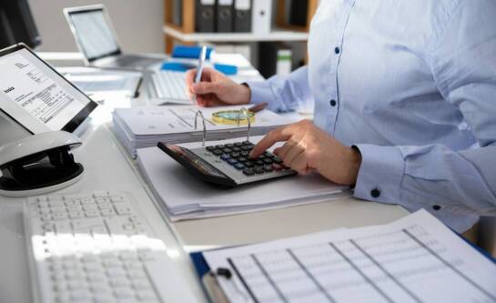 Jak nowoczesne technologie wpływają na usługi księgowe w biurze rachunkowym?