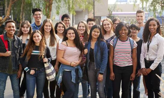 Wpływ podróży na rozwój młodzieży – edukacyjne wyjazdy ze Szczecina