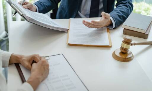 Porady prawne dla firm: Wsparcie w negocjacjach i w sporządzaniu kontraktów