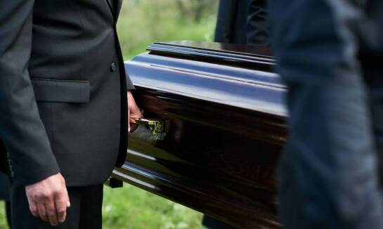 Jakie niezbędne formalności pogrzebowe są przy organizacji pochówku?