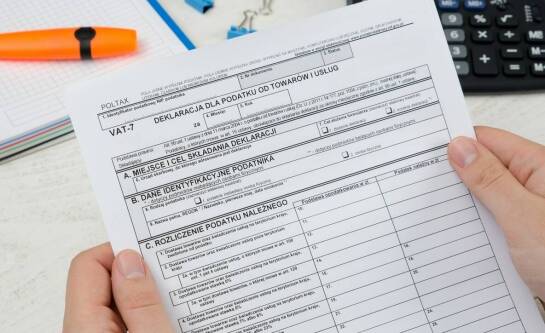 Dlaczego warto wybrać podatkowo-kadrowe biuro do prowadzenia ewidencji VAT?