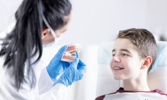 Jakie metody leczenia zgryzu oferuje dentysta dla dzieci i dla dorosłych?