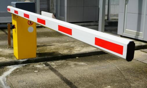 Estetyka i funkcjonalność szlabanów – jak je pogodzić?