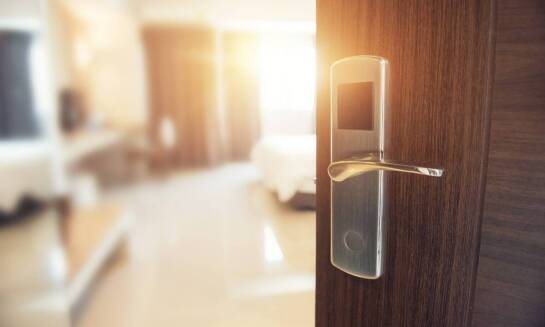 Jak zewnętrzne drzwi wpływają na bezpieczeństwo i komfort domowników?