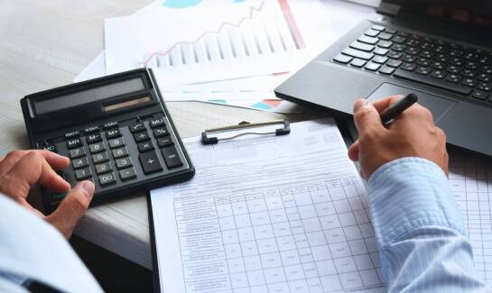 Jak online biura rachunkowe usprawniają przepływ dokumentów finansowych?