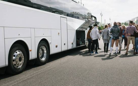 Dlaczego warto wybrać wynajem busów w Zamościu do wyjazdów integracyjnych?