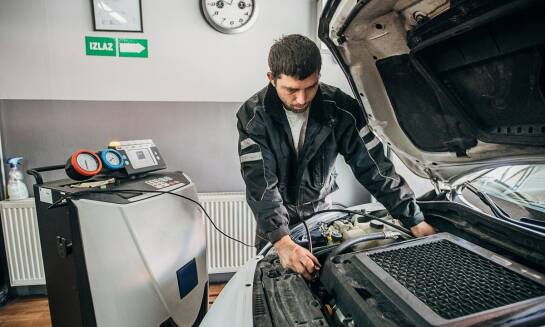 Specyfika serwisu zamiatarek o masie do 8 ton – co powinieneś wiedzieć?