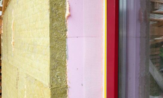 Nowoczesne izolacyjne materiały stosowane w elewacjach – jakie korzyści przynoszą?