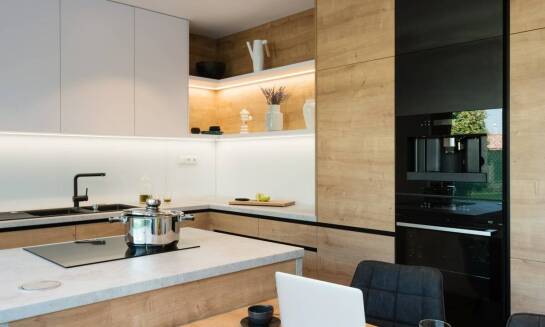 Odkryj zalety indywidualnie zaprojektowanej kuchennej zabudowy