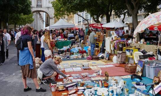 Jarmarki i lokalne targi - odkryj atrakcje w Niechorzu na świeżym powietrzu