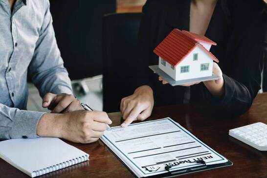 Profesjonalne przygotowanie umów najmu – jak wpływa na relacje z najemcami?