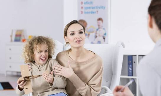 W jaki sposób logopedyczna poradnia wspiera rodziny dzieci z zaburzeniami mowy?