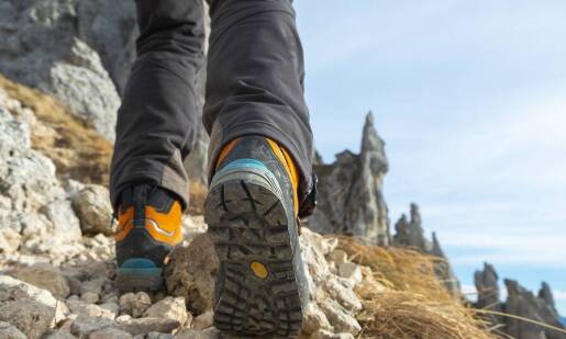 Wybór odpowiednich męskich butów trekkingowych z membraną na trudny teren