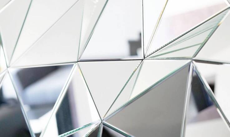 Czym wyróżniają się lustra fazowane?