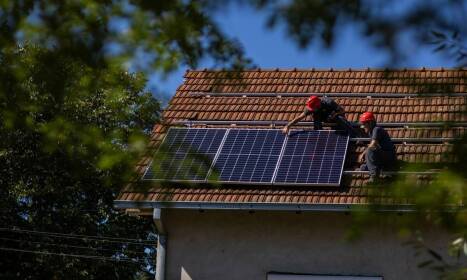 Kiedy instalacja off-grid ma sens w domu położonym z dala od sieci