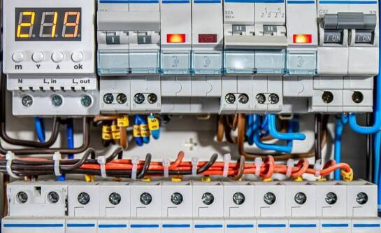 Jak podłączyć agregat do instalacji elektrycznej?