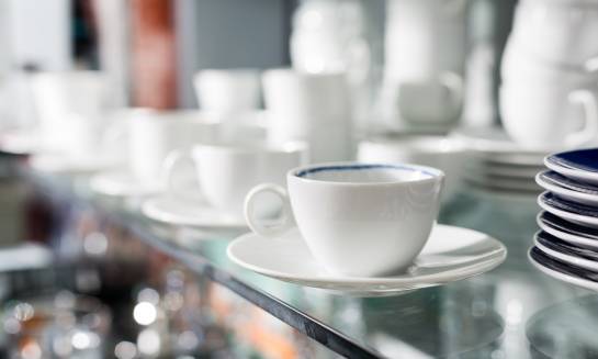 Czym różni się porcelana twarda i miękka?