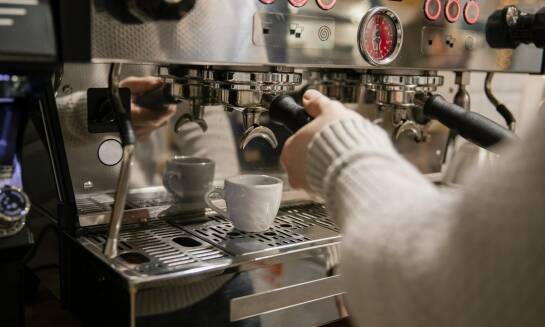 Jak odróżnić zużycie eksploatacyjne od awarii w biurowym ekspresie Saeco lub Gaggia